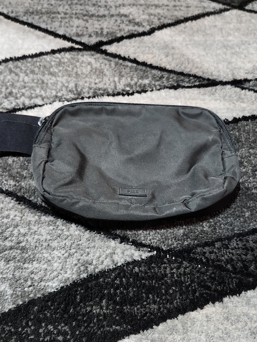 VS PINK 2023 BLACK EVERYWHERE FULL-ZIP ADJUSTABLE FANNY BELT BAG